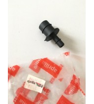 AP8102576 RACCORDO SFIATO OLIO MOTORE APRILIA SCARABEO LEONARDO 125 150 200