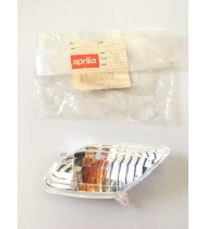 AP8224590 INDICATORE DIREZIONE FRECCIA ANTERIORE SINISTRA APRILIA SR 50 2004-2018