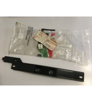 AP8234073 SUPPORTO TUBI RAFFREDDAMENTO ORIGINALE APRILIA SR 50 1994-1996