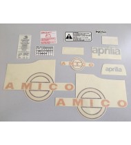 AP8211811 SERIE ADESIVI DECALCO EMBLEMI APRILIA AMICO 50 VIOLA 1990