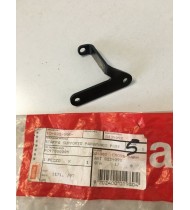 AP8234095 STAFFA SUPPORTO PARAFANGO POST. APRILIA GULLIVER 50 1995-1998 AP8234095 STAFFA SUPPORTO PARAFANGO POST. APRILIA GULLIVER 50 1995-1998