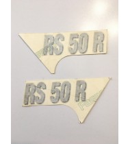 COPPIA ADESIVI "RS 50 R" SERBATOIO ORIGINALE APRILIA RS 50 EXTREMA 1993-1994