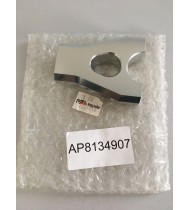 AP8134907 SUPPORTO RAISER MANUBRIO ORIGINALE APRILIA TUONO 1000 R 2001-2005 AP8134907 SUPPORTO RAISER MANUBRIO ORIGINALE APRILIA TUONO 1000 R 2001-2005
