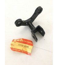43510-33200 STAFFA SUPPORTO PEDANA ANT. DX ORIGINALE SUZUKI GSX 400 F 1981-1983 43510-33200 STAFFA SUPPORTO PEDANA ANT. DX ORIGINALE SUZUKI GSX 400 F 1981-1983