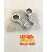 43520-34200 STAFFA SUPPORTO PEDANA ANT. SX ORIGINALE SUZUKI GS 650 1981-1982 43520-34200 STAFFA SUPPORTO PEDANA ANT. SX ORIGINALE SUZUKI GS 650 1981-1982