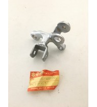 43520-44100 STAFFA SUPPORTO PEDANA ANT. SX ORIGINALE SUZUKI GS 450 1980-1982 43520-44100 STAFFA SUPPORTO PEDANA ANT. SX ORIGINALE SUZUKI GS 450 1980-1982