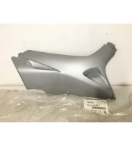 734276GT PLASTICA DX SOTTOPEDANA GRIGIO ORIGINALE PEUGEOT SPEEDFIGHT 50 2000-2009 734276GT PLASTICA DX SOTTOPEDANA GRIGIO ORIGINALE PEUGEOT SPEEDFIGHT 50 2000-2009